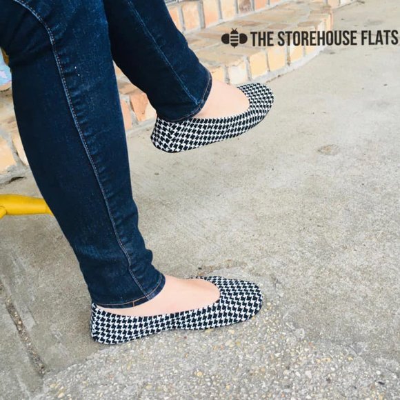 Storehouse Flats Houndstooth - Picture 2 of 10